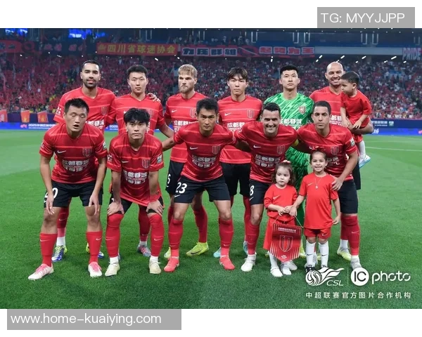 这就是足球的魅力与激情展现了团队精神与个人奋斗的完美结合 这就是足球的魅力与激情展现了团队精神与个人奋斗的完美结合